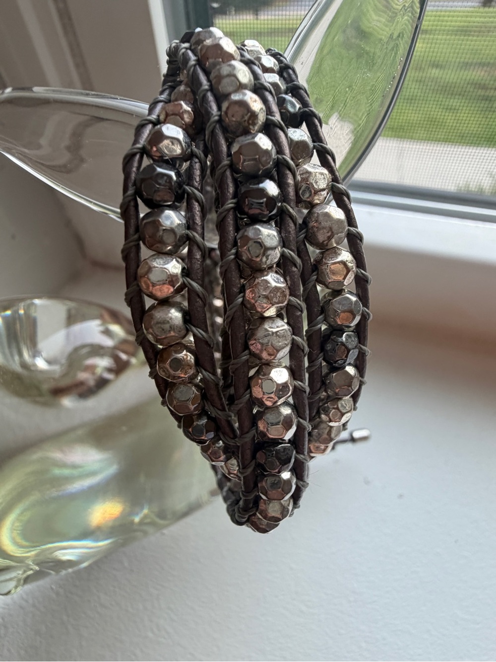 Facetted Chrome and Black Beaded Wrap Bracelet with adjustable clasp - Picture 3 of 5